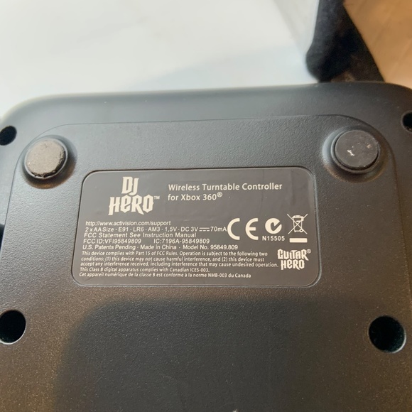 Vintage DJ Hero XBOX 360 Wireless Turntable Controller Untested AS IS For Parts - Picture 10 of 16